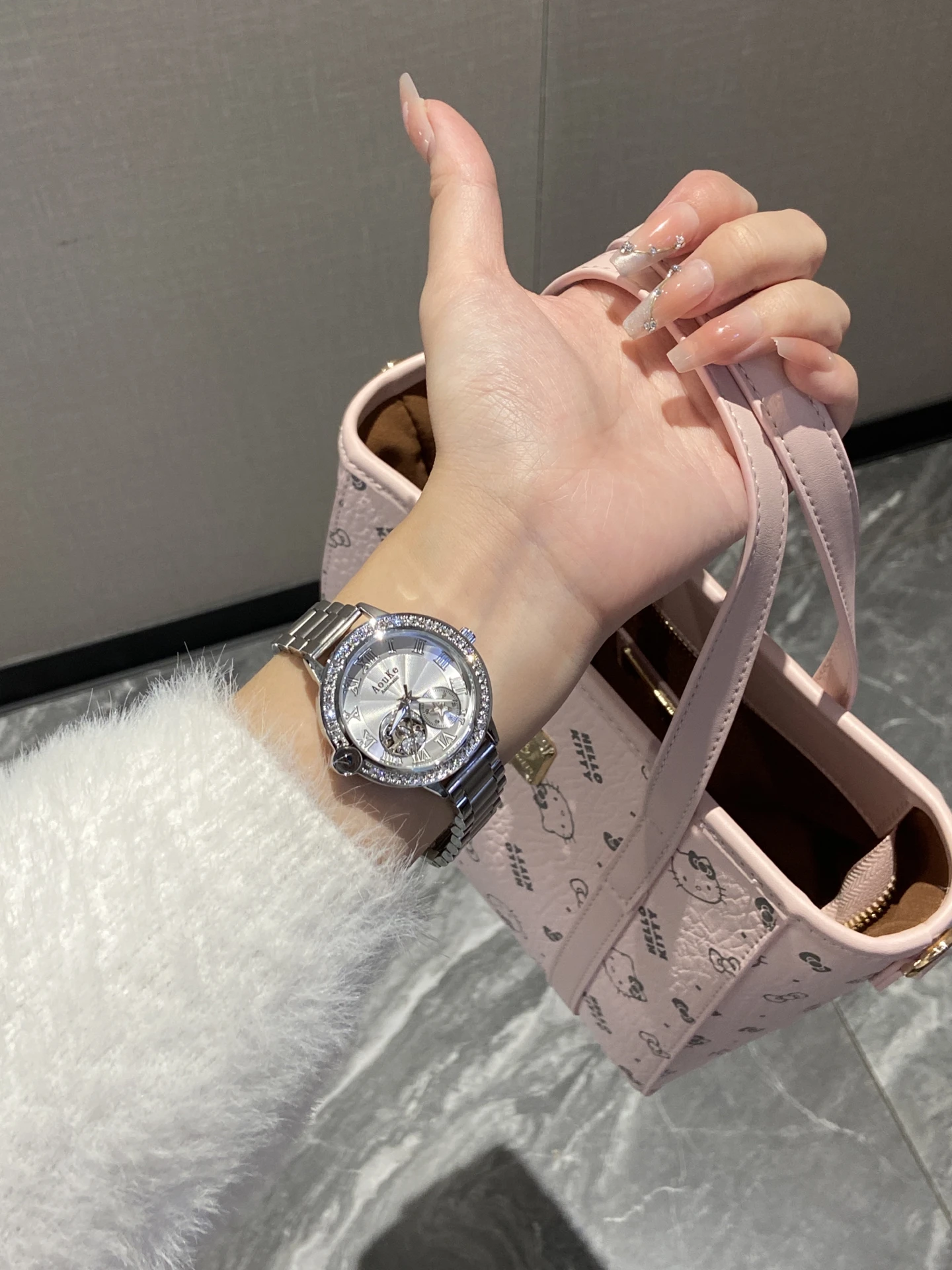 

2026 Новые высококачественные женские часы, роскошные подарки, выбранные часы премиум-класса, стильные кварцевые наручные часы, элегантные женские часы