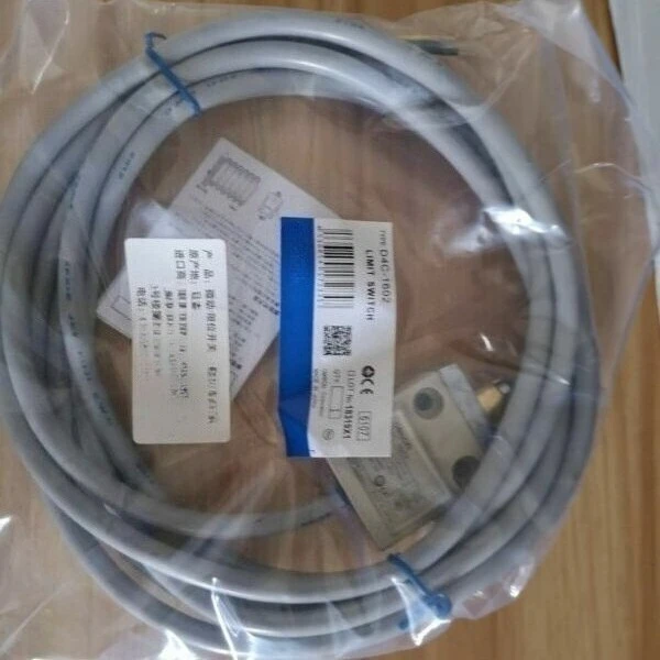 

1 шт. новый концевой выключатель D4C-1602 D4C1602 в коробке. Быстрая доставка.
