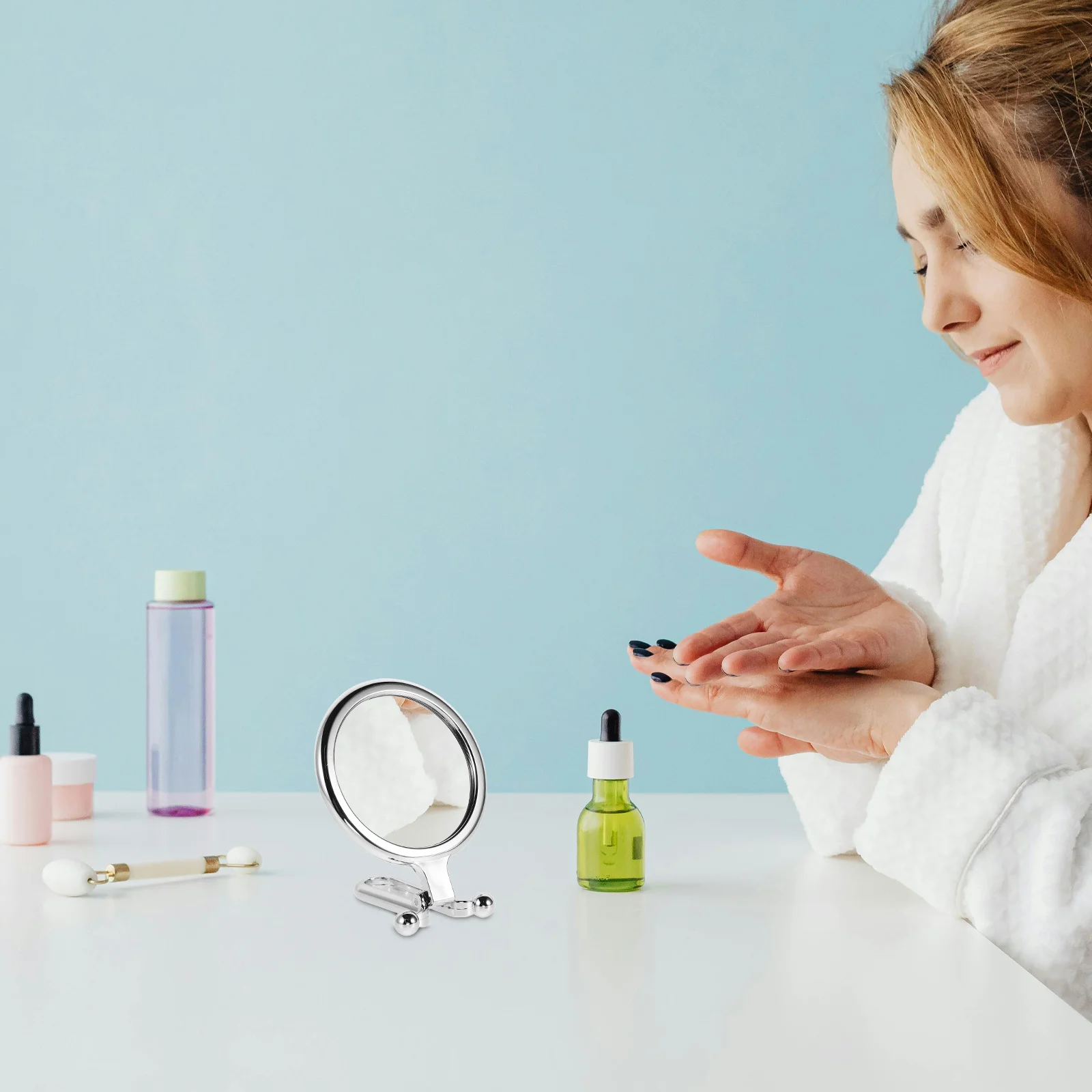 Kompakter kleiner grüner doppelseitiger faltbarer Make-up-Spiegel mit 5-facher Vergrößerung, tragbarer tragbarer Reise-Taschen-Kosmetik-Rasierspiegel