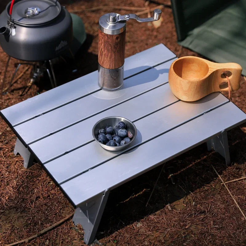 Ultraleichter, tragbarer Mini-Tisch aus Aluminiumlegierung für den Außenbereich, ultrakleiner klappbarer Freizeittisch, Zelt-Campingtisch, Teetisch