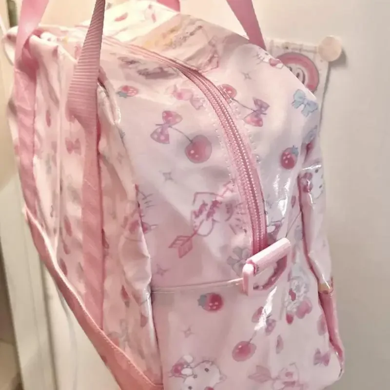 

Дорожная сумка Hello Kitty для девочек, милая портативная сумка через плечо в форме сердца, универсальная дорожная сумка большой вместимости, бейсбольная сумка