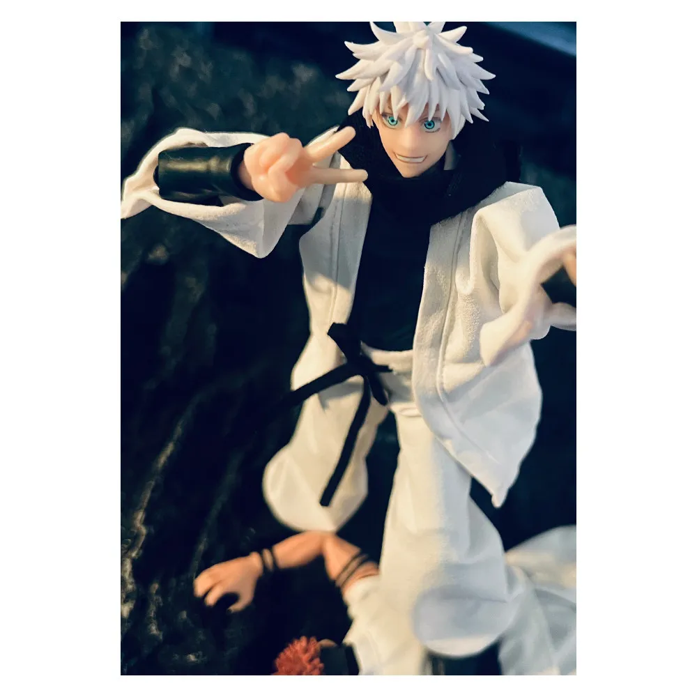 Jujutsu Kaisen Gojo Satoru Kleidungsset im Maßstab 1:12, weißer Mantel, Laternenhose mit Schal für 6-Zoll-Actionfiguren-Körpermodell – Detail 6