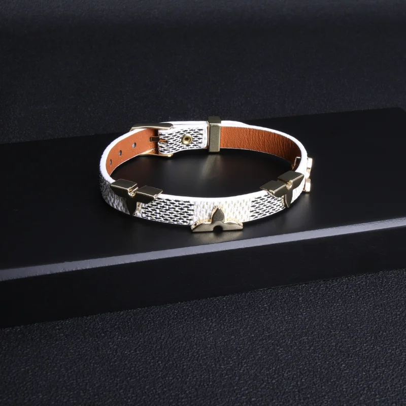 

New Fashion Leather Bracelet for Women Men with Gold Tone Butterfly Studs, Adjustable Wristband, Grid Texture, Trendy Gift