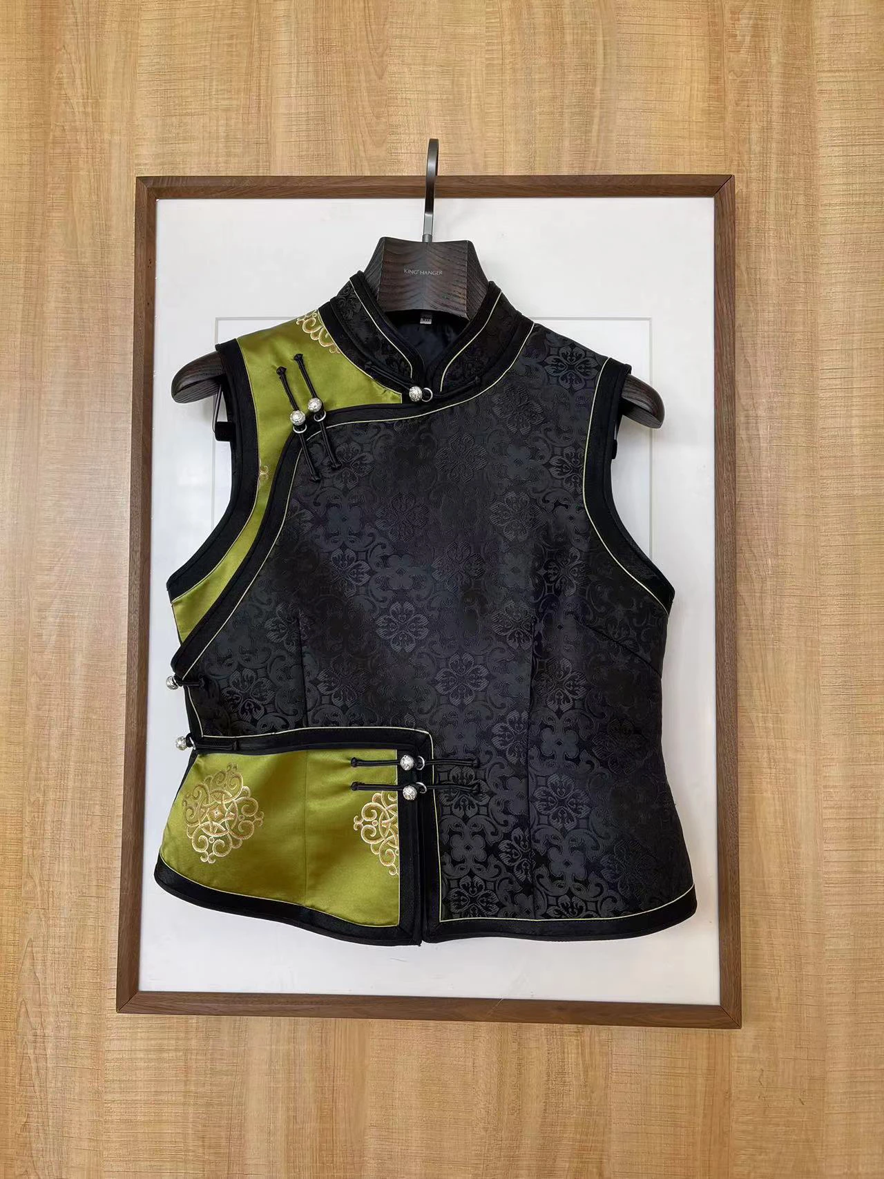 

Mongolian Vest Ladies New Women's Spring and Autumn Stand Collar Sleeveless Waistcoat Product