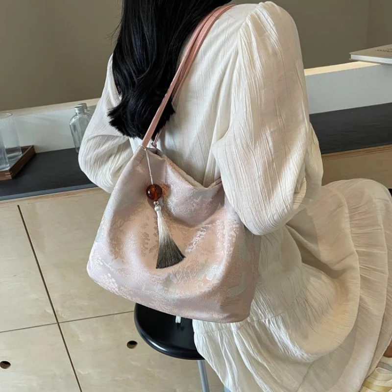 

Classic Leather Tote Bag for Ladies, Luxury Brand Popular, Elegant Women Handbag by Renowned Designer Style