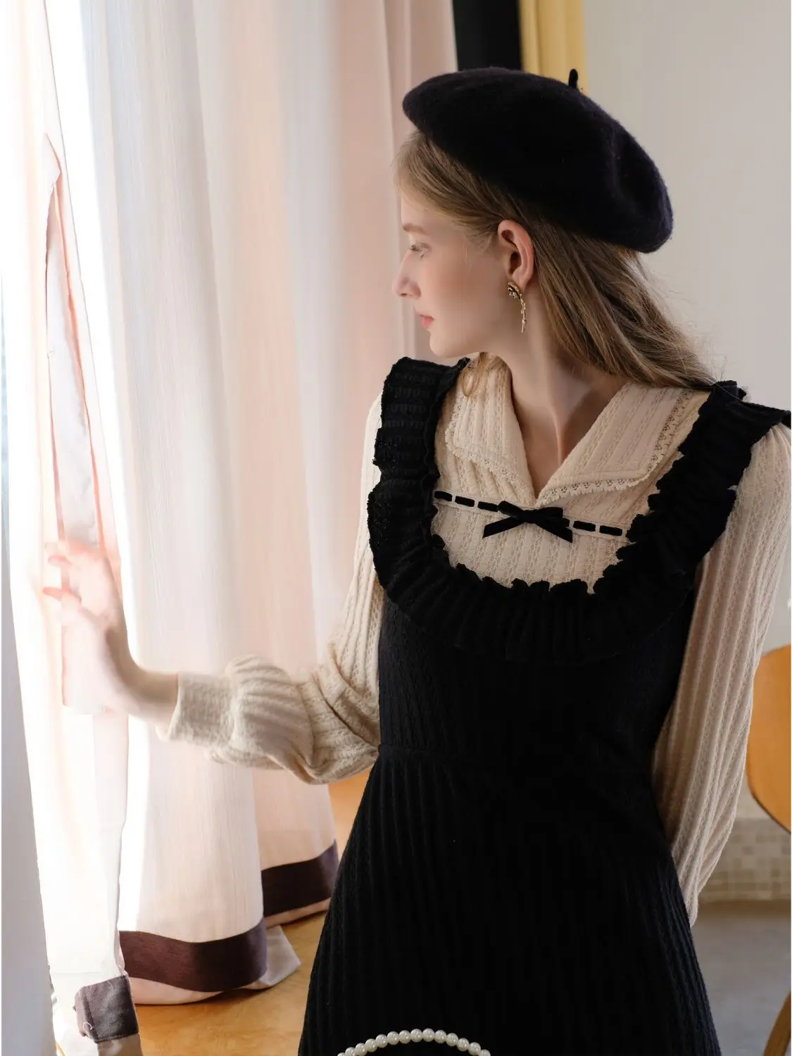 Large Size Women\'s French Long Sleeved Small Fragrant Style Patchwork Fake Two Piece Retro Temperament Jumpsuit Black Skirt