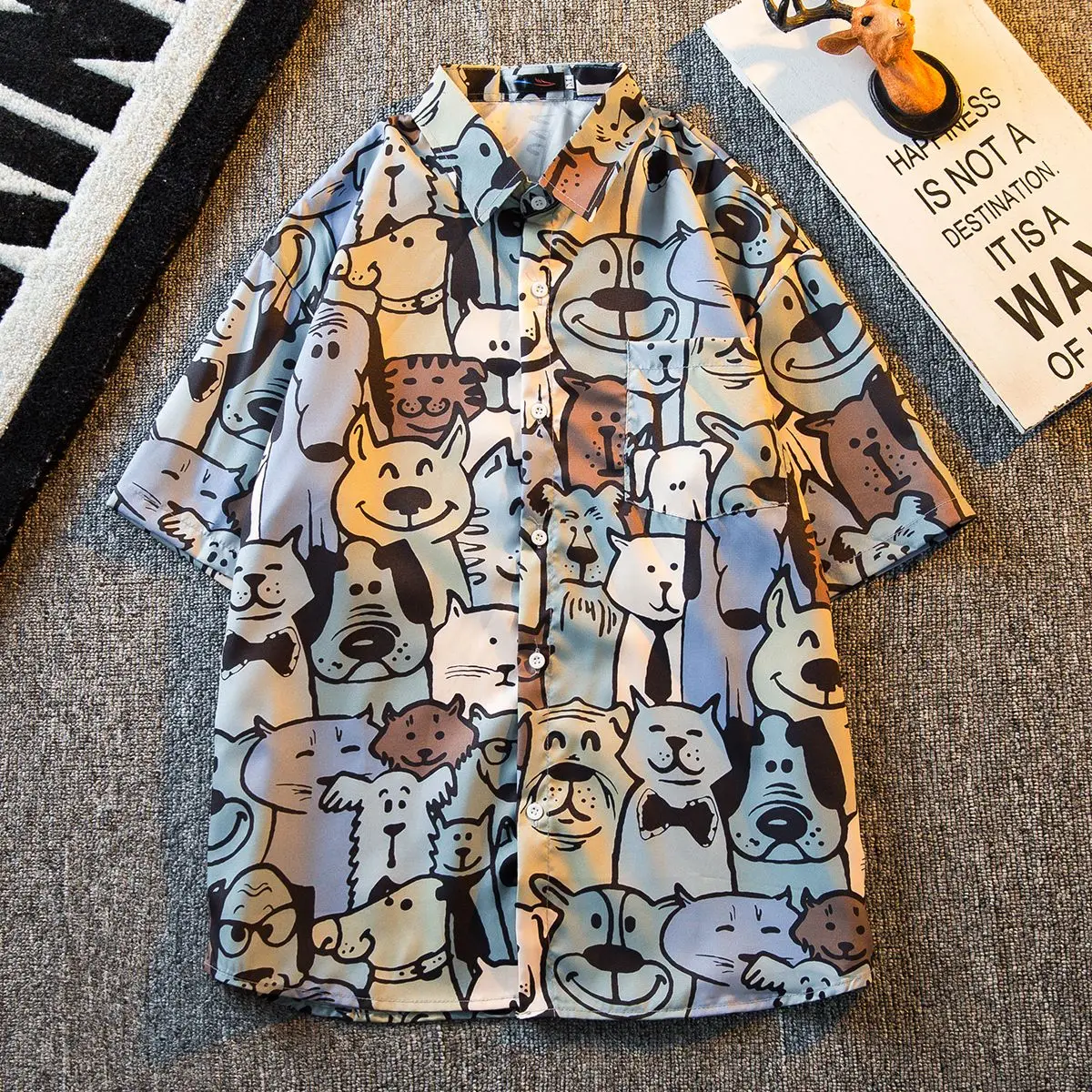 

Men's Japanese cartoon graffiti short sleeved shirt men's summer thin ice silk loose casual fashion couple shirts for men