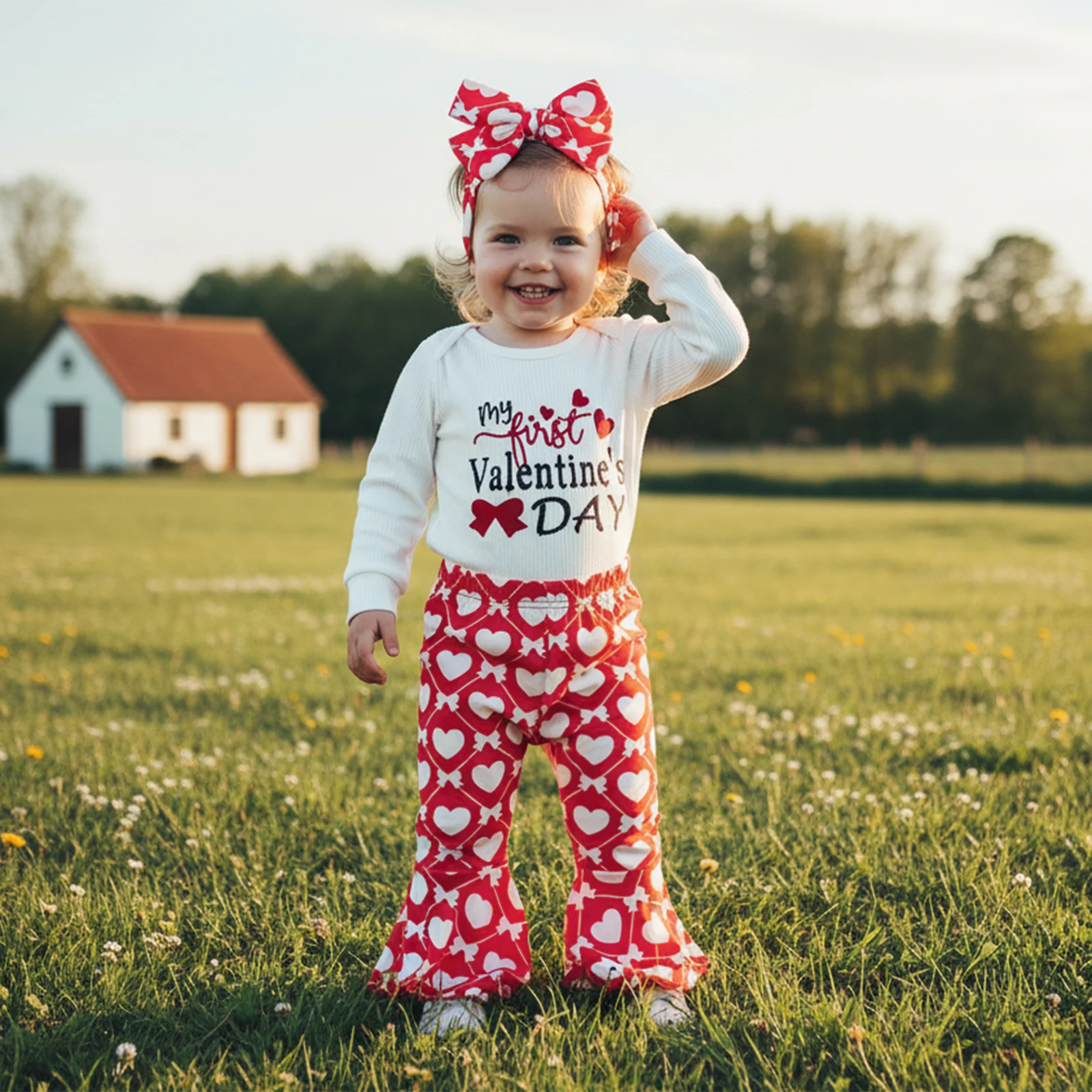 

Одежда для младенцев, комплект из 3 предметов на день Святого Валентина для девочек, комбинезон с длинными рукавами и круглым вырезом в форме сердца и буквенным принтом, штаны-клеш, комплект с повязкой на голову