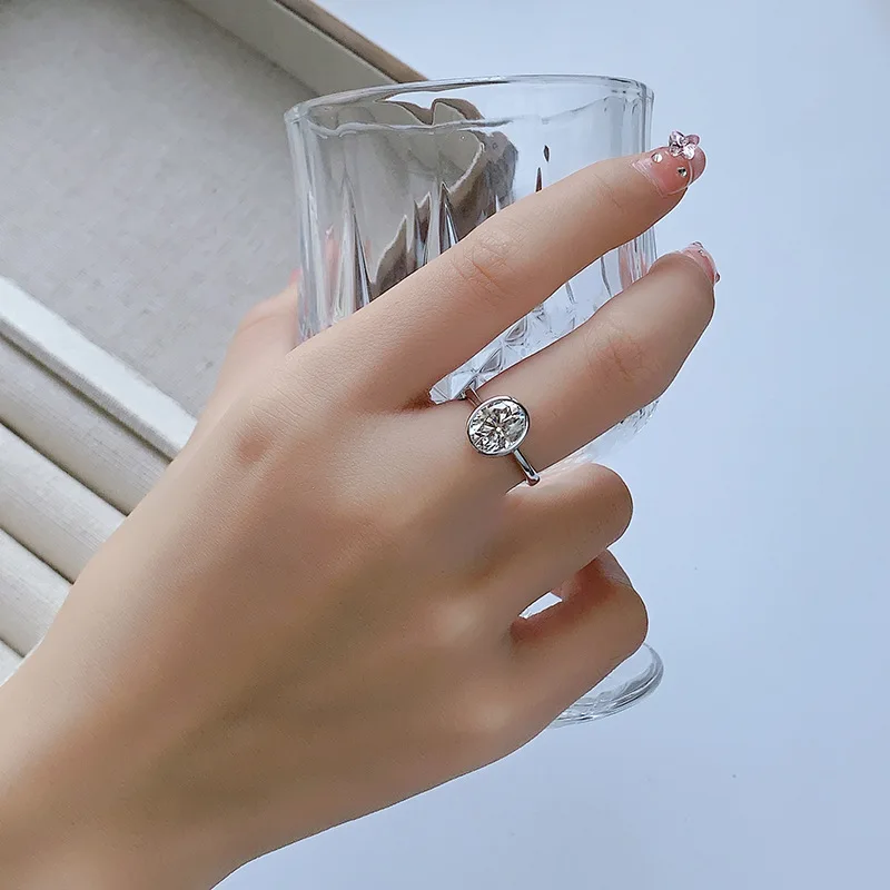 

Высококачественное серебро K Gold Классическое овальное яйцеобразное кольцо с муассанитом Модное и высококачественное женское кольцо