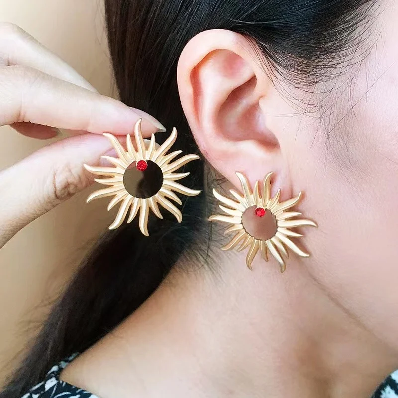 Vintage Gold Plated Sun Flower Earring Post for Women Holiday Fashion Crystal Earring Accessories Jewelry