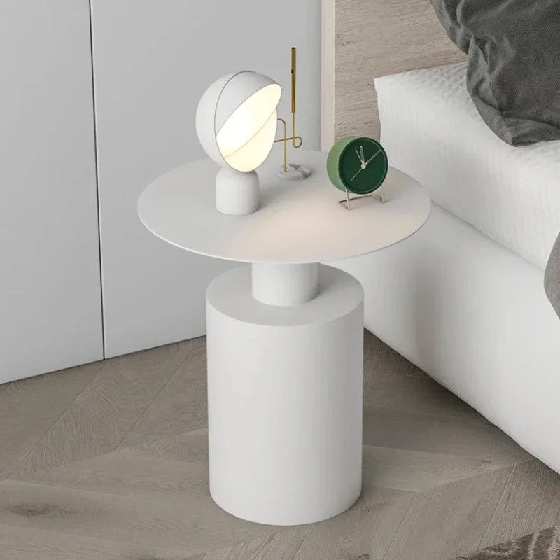 Nordic Round Bedside Table Light Luxury Sofa Side Table Modern Creative Nightstand Wrought Iron Bedroom Table Furniture