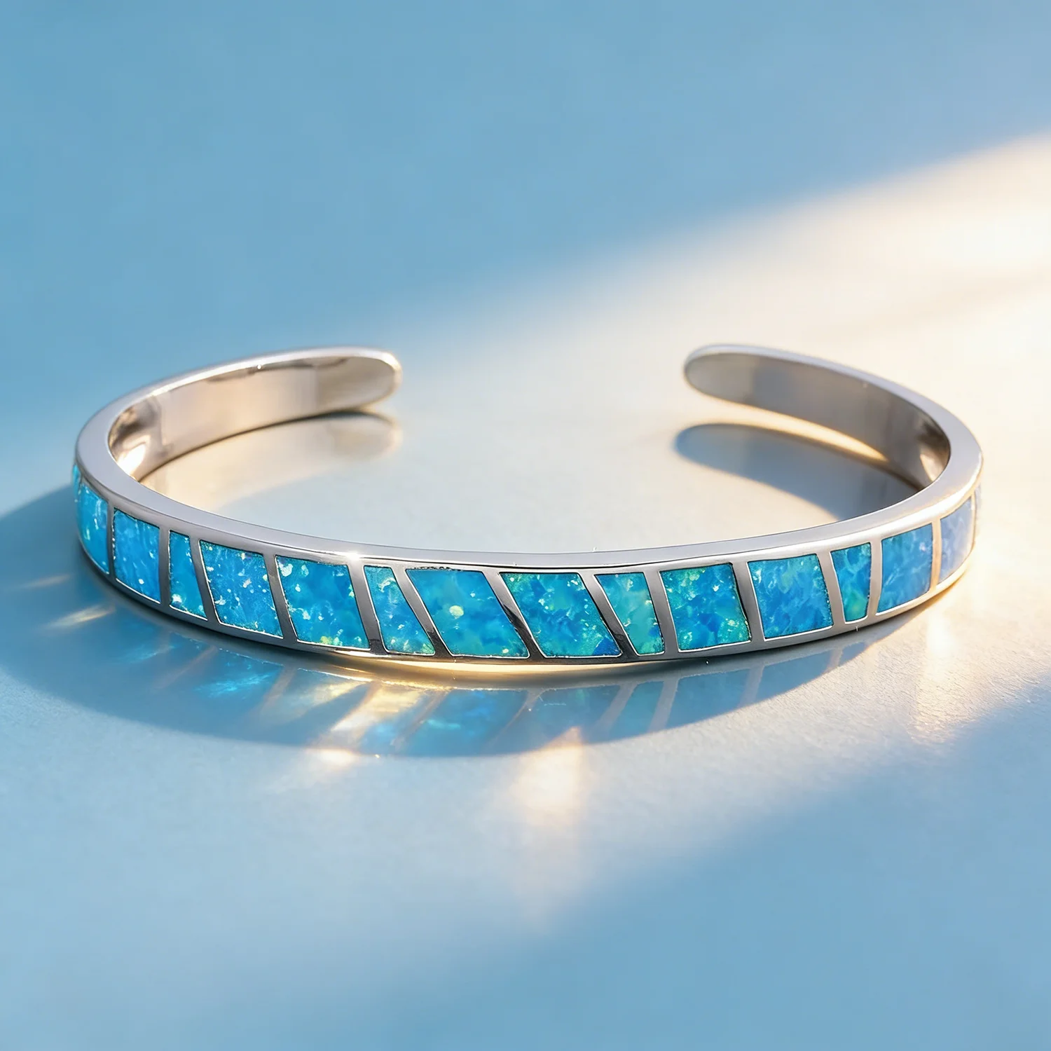 Blaues Opal-Manschettenarmband für Damen, silberfarbenes Statement-Armreif, stapelbarer Boho-Schmuck als Geschenk für Mädchen und Frauen – Detail 3