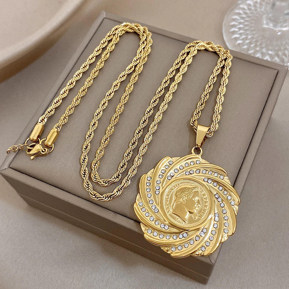 Schicke Porträt-Spiral-Relief-Halskette mit Strass-Einlage, Modischer Hochwertiger Edelstahl-Schmuck für Männer und Frauen, Bestseller