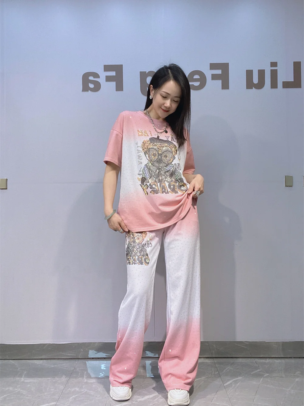 

Casual Glowing Color Women's Sports Suit ort Sve T-irt Wide Leg Pants Two-Piece Set Summer Faionable Diamond Heat Tr...