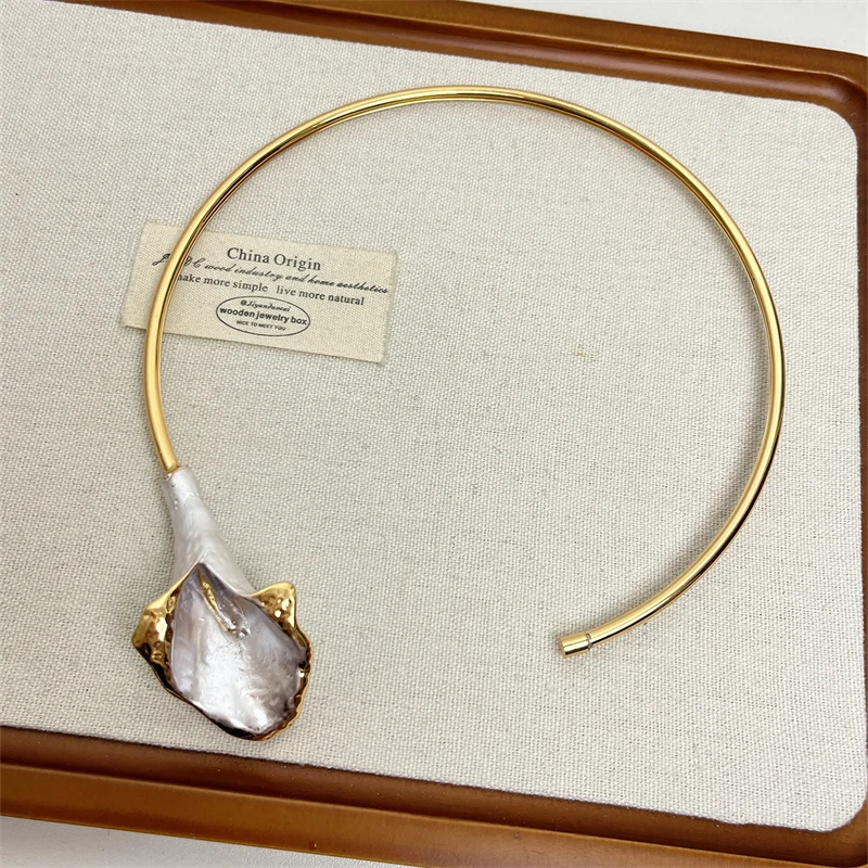 Statement Calla Lily Enamel Choker Necklace for Women Gold Color Open Collar Floral Torque Necklace Elegant Party Jewelry Gift