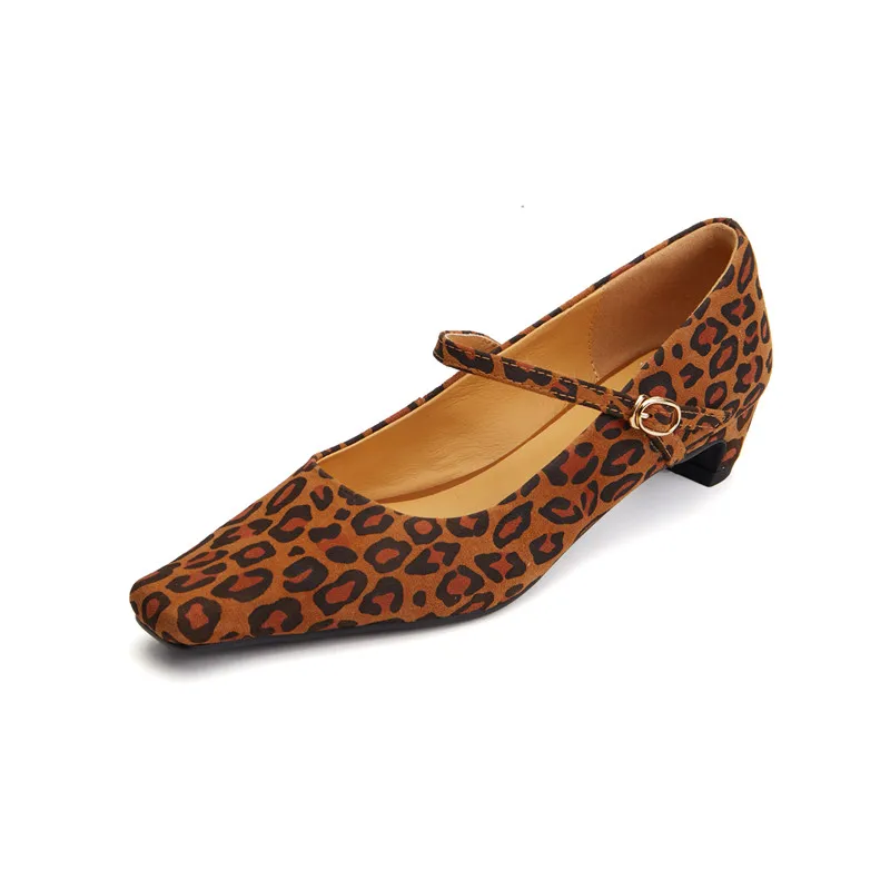 Zapatos de leopardo para mujer, zapatos de tacón sexis de primavera, zapatos de tacón medio para vestido, zapatos de tacón de trabajo europeos con una correa, calzado Mary Jane de ante con punta cuadrada