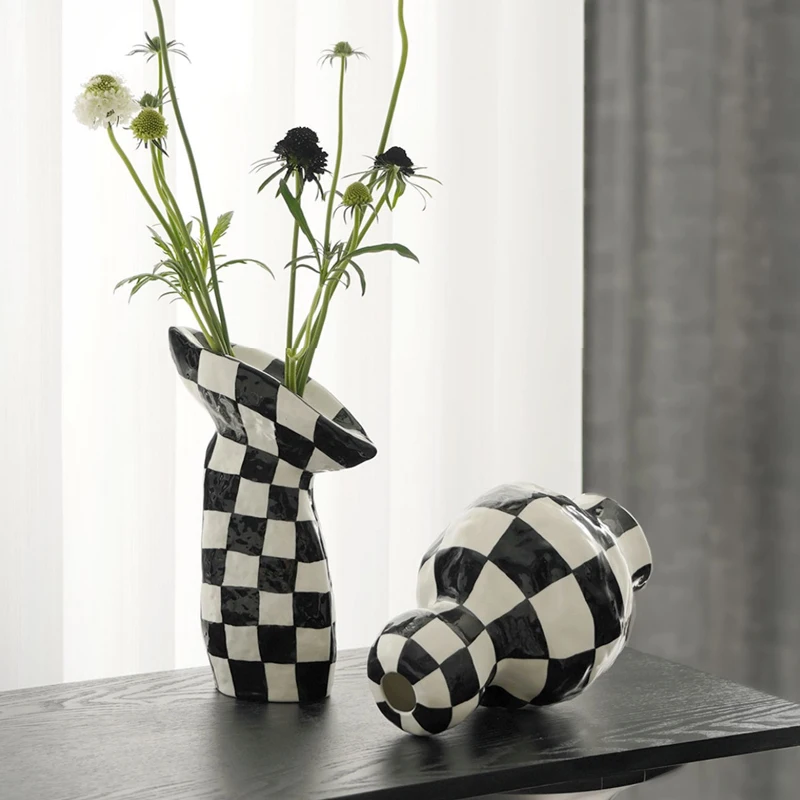 

Medieval Checkerboard Ceramic Vase Ornaments Hand-painted Black and White Art Flower Living Room Dining Room Decoration Modern