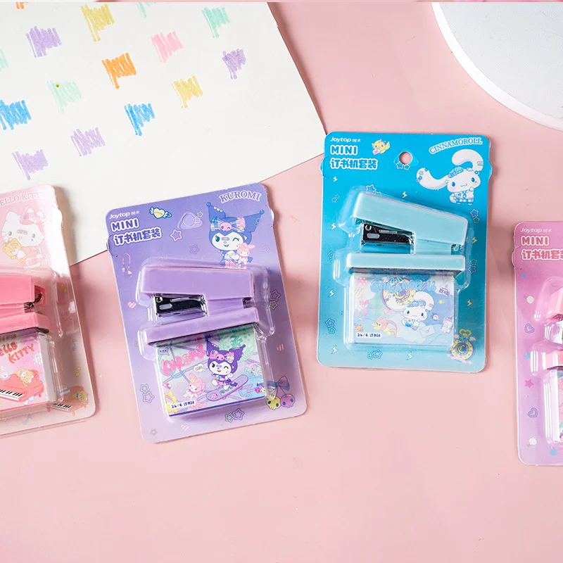 8 buah/lot Sanrio Kuromi Melody Cinnamoroll Cat Stapler Set mesin Stapler perlengkapan penjilid sekolah kantor Stapler lucu