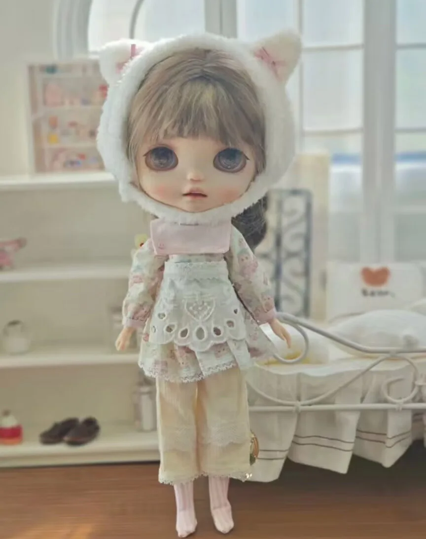 5pcs cat Blythe hair accessories/Kitten top/Embroidered apron/pants/socks 1/6 30cm(Fit for azone,Pullip,Ob22/24/26, Licca)