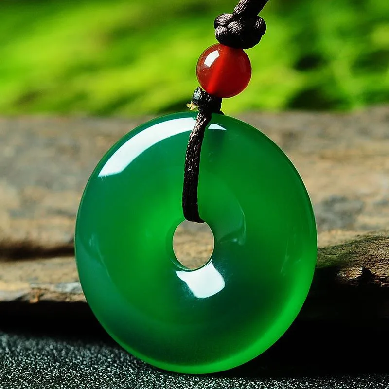 

Natural Green Chalcedony Through Hand-carved Jade Pendant Jewelry Fashion Boutique Men and Women Ice Embellish Green Pendant