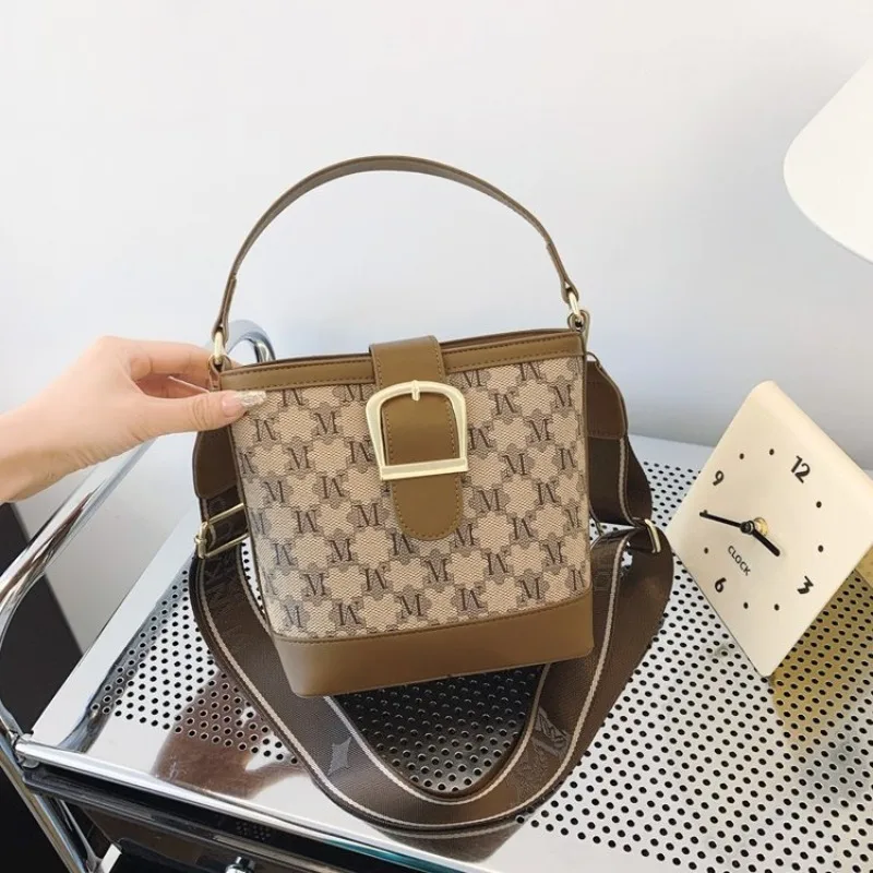 

Elegant Pleated Detail Ladies Bag Textured Underarm Shoulder Bag For A Unique Sophisticated Look