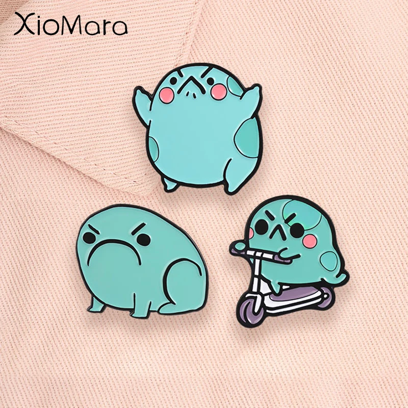 Angy Frog Enamel Pins Funny Scooter Frog Cartoon Cute Animal Brooches Lapel Backpack Badge Fashion Jewelry Accessories Gifts