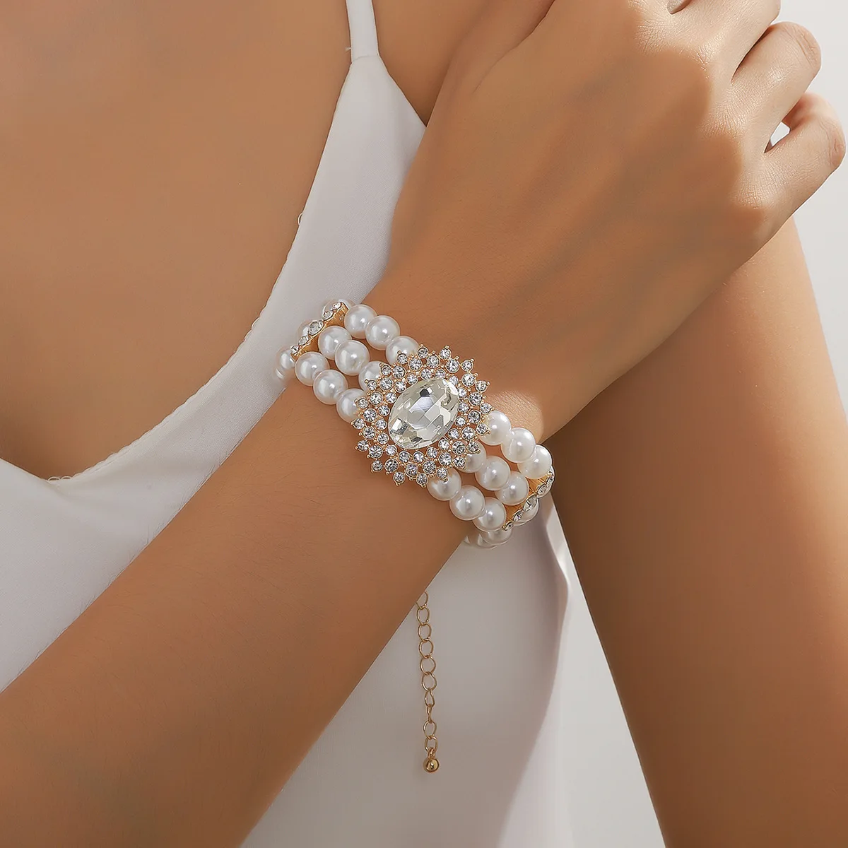 Retro Multi-row Crystal Pearl Bracelet for Women Celebrity Jewelry Accessories