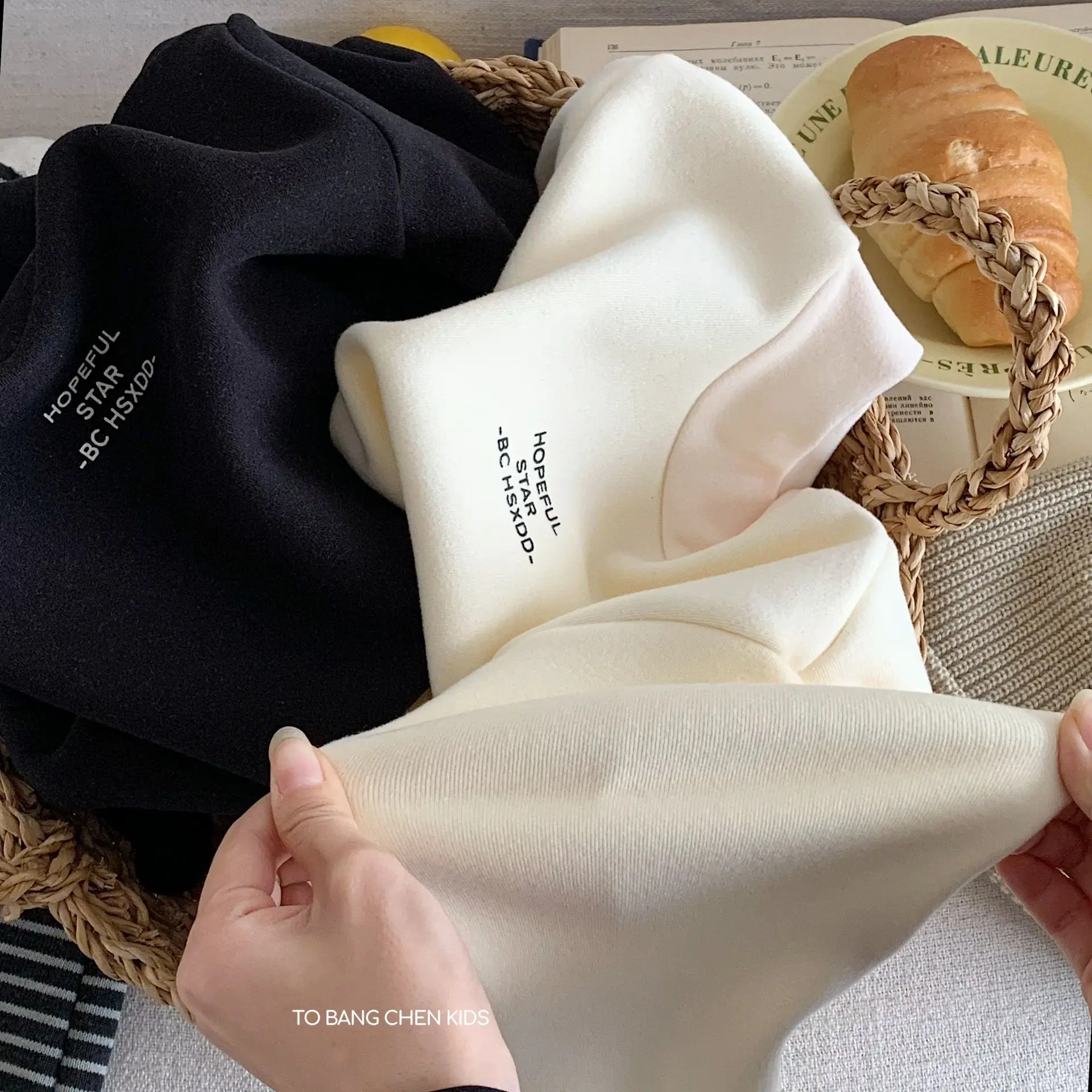 

Футболка UNITIM для маленьких мальчиков, полуводолазка с буквенным принтом, утепленная детская рубашка для маленьких мальчиков, топы, универсальная майка для маленьких мальчиков