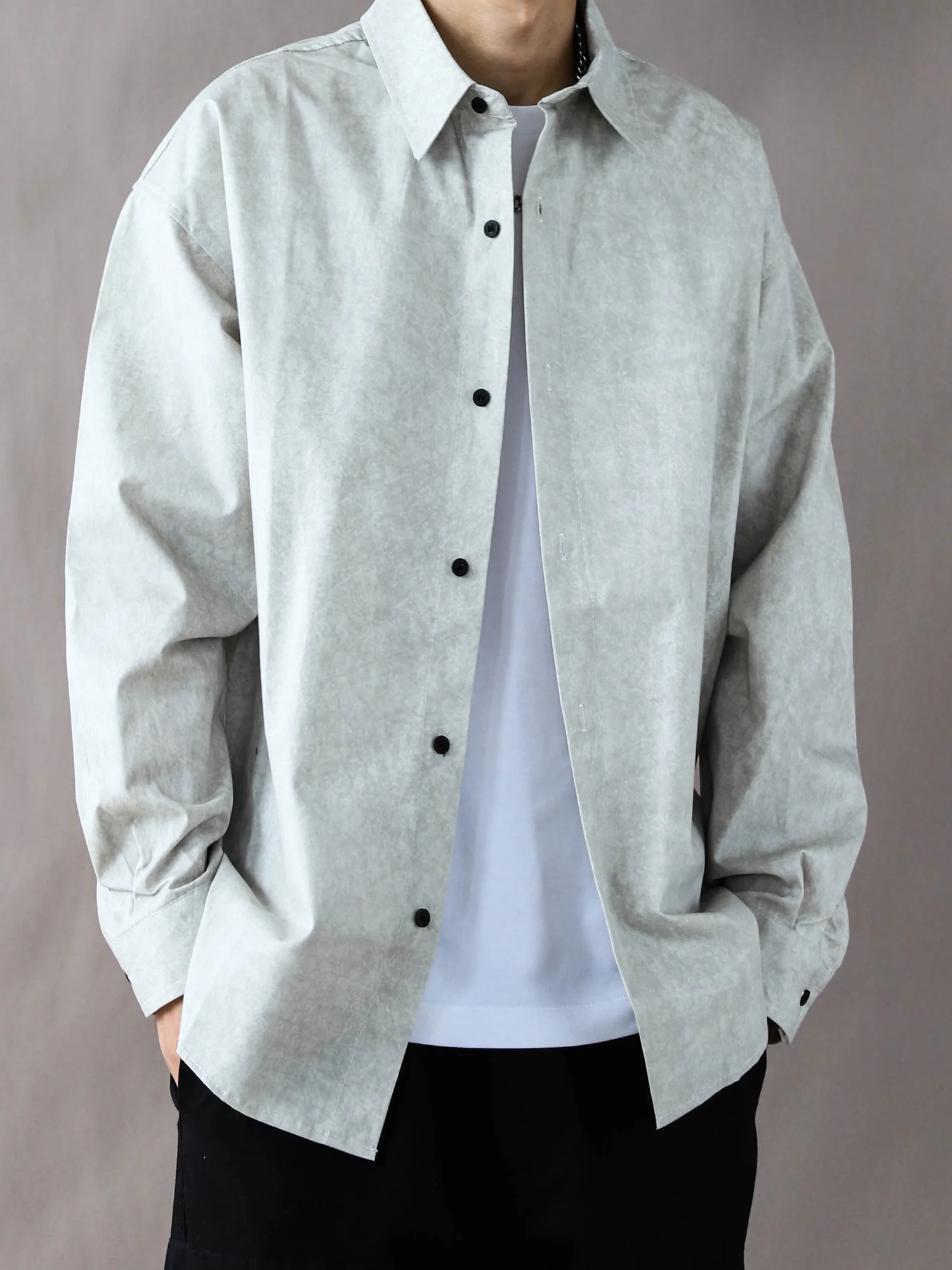 

Мужская повседневная свободная рубашка в американском ретро-стиле, плотная, с длинным рукавом, весна-осень, светло-серая, верхняя одежда, хлопок, классический фасон, на пуговицах