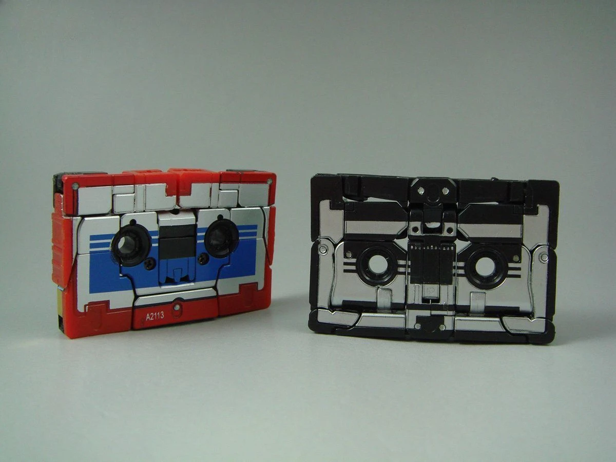 

Коллекционная фигурка Transformers MP Series MP-15 Rumble & Robot Dog KO - Аниме-подарок на день рождения - Модель игрушки в наличии