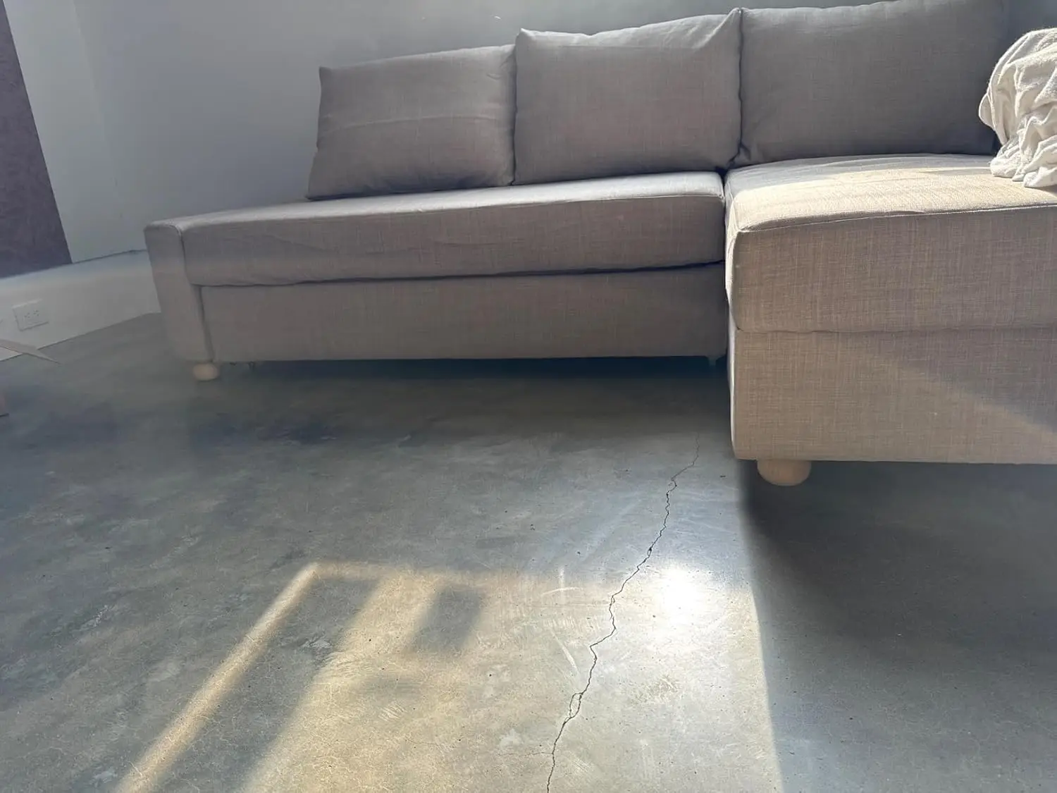 مجموعة من 4 أرجل مقعد مستديرة من الخشب الصلب غير مصقول مقاس 2 بوصة، بقطر 2 بوصة، فتحات لولبية M8 محفورة مسبقًا، مناسبة لـ #5