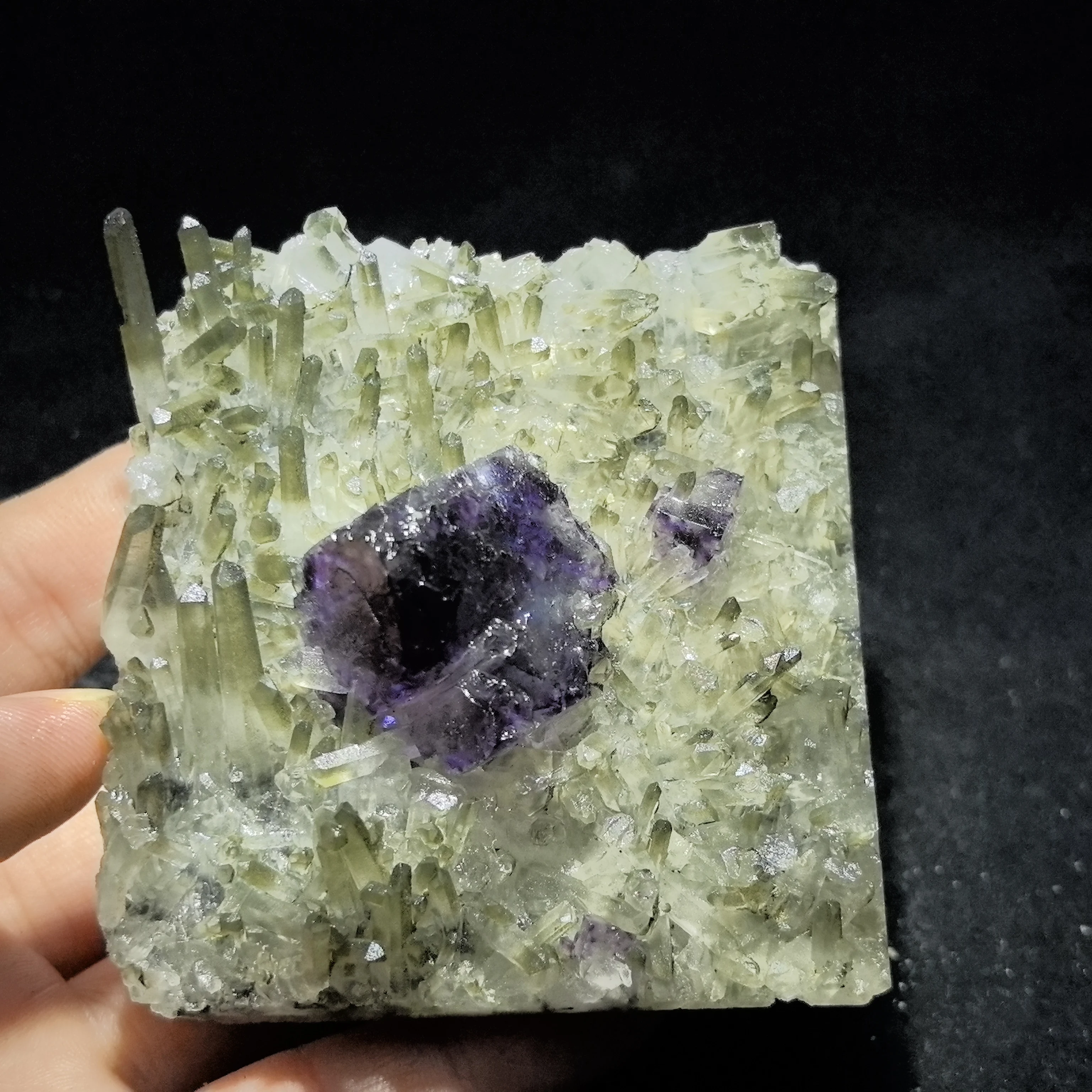 

95,7 гНатуральный мечтательный фиолетовый светлячок зеленый кристалл кластер слюдя минеральный образец, целебная энергия, коллекция украшений для дома