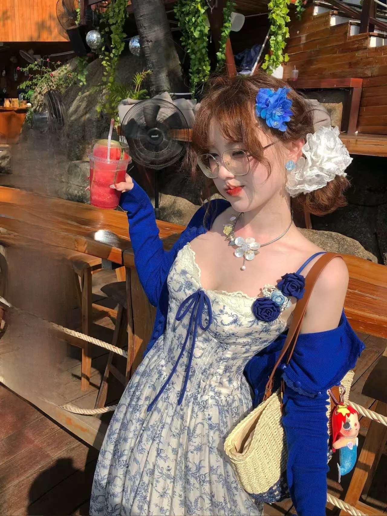 

Модный укороченный кардиган для девочек Island Holiday, весна 2026, с цветочным узором, ярко-белый, солнцезащитный, в стиле Кляйн Блю