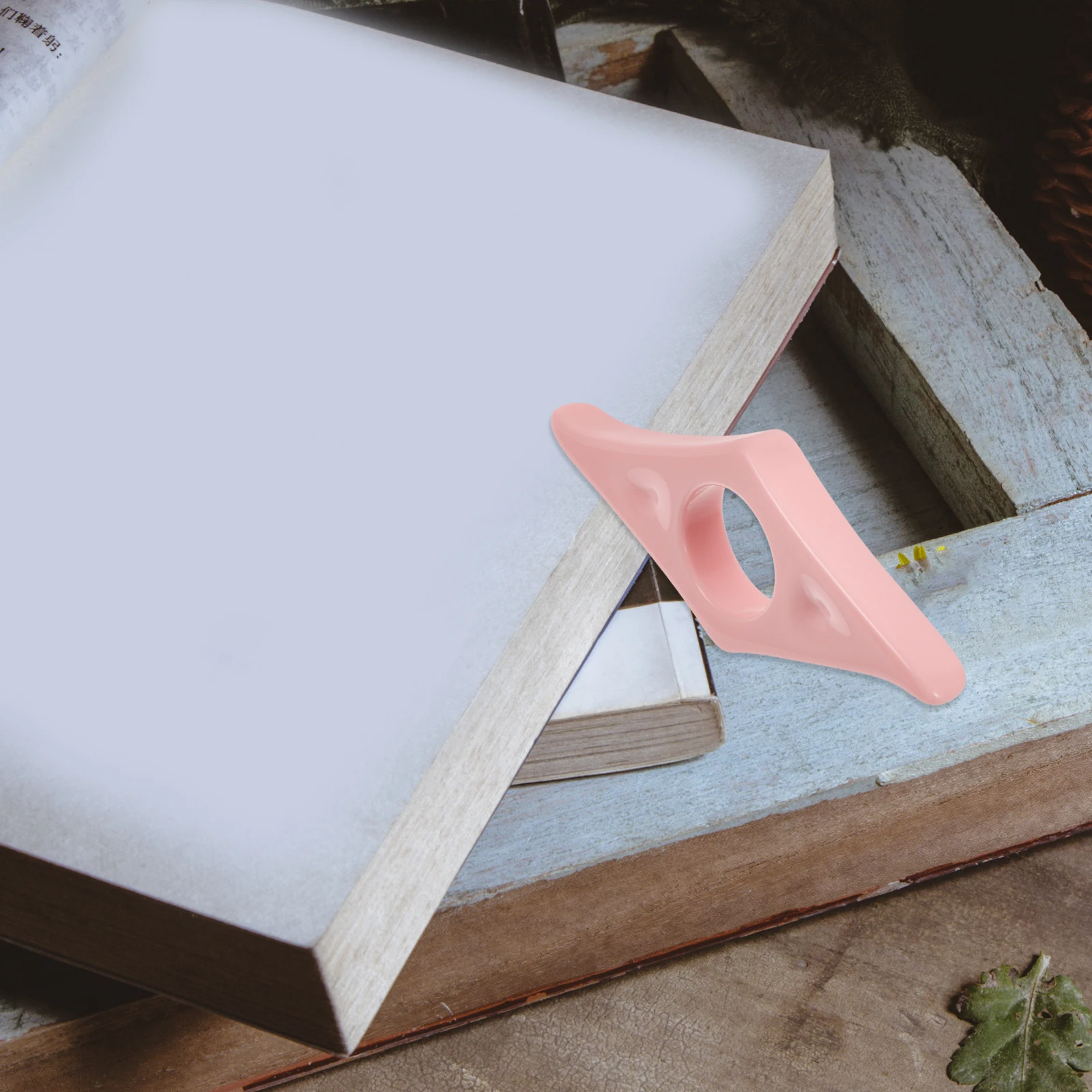 

Resin Lavender Purple 85cm Book Page Holder Thumb Ring Reading Support Bookmark