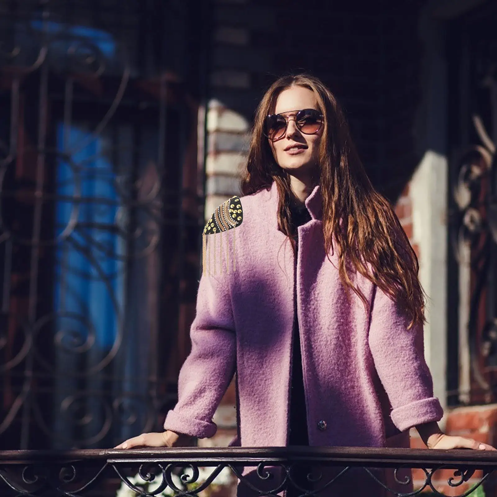 1 Par de Ombreiras Estilo Britânico com Borlas e Rebites – Design Moderno e Decorativo para Uniformes Militares e de Trabalho