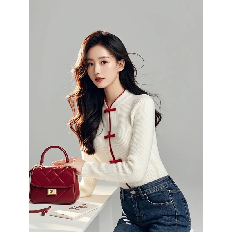 Nieuwe Chinese stijl witte knop trui voor dames herfst winter slanke basis gebreide top
