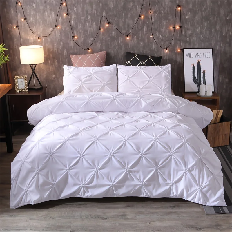 

3pcs Quilt Cover Set with One Quilt Cover and Two Pillowcases, 100% Polyester Fabric, Comfortable and Breathable.