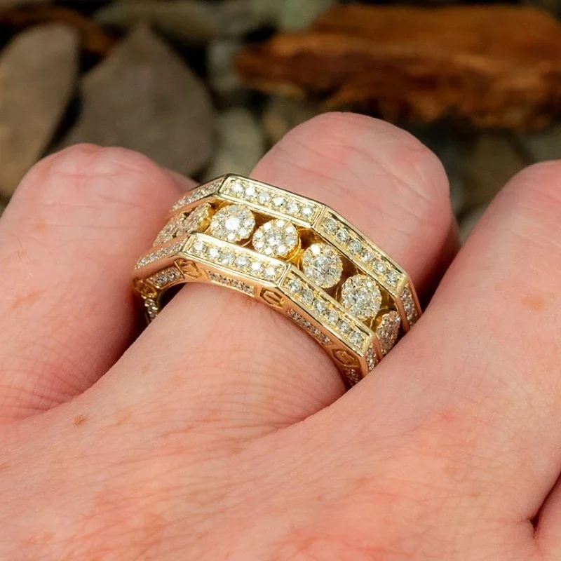 Huitan Opulent Gold Color Rings Female Noble Delicate Engagement Jewelry Gorgeous Brilliant Shiny Cubic Zirconia Accessories Hot