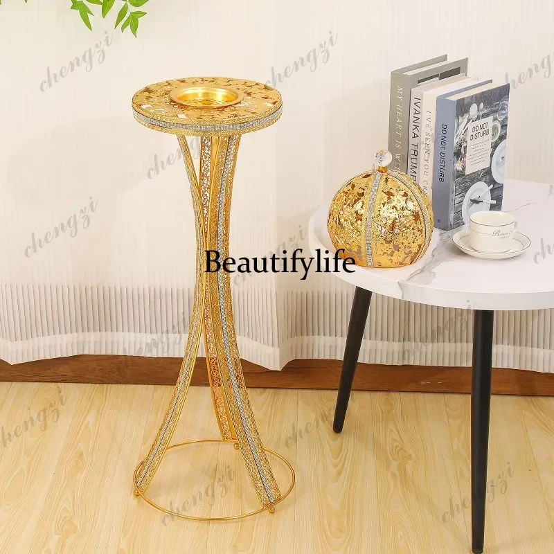 European Exquisite Incense Burners Hollow‑out Wrought‑ironround Luxury Church Incense Burners Living Room Decoration Crafts