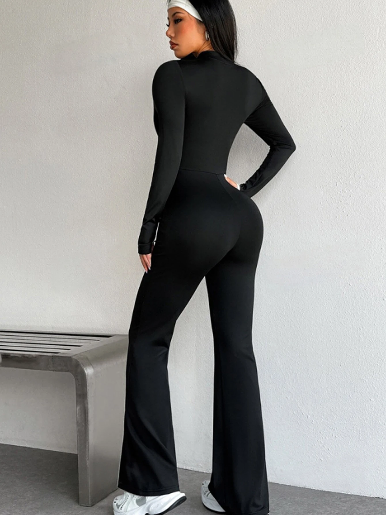 Women's Jumpsuit Yoga Suit Long Sleeved Black And White Color Blocked Jumpsuit Long Pants Sports Fitness Suit Jumpsuit