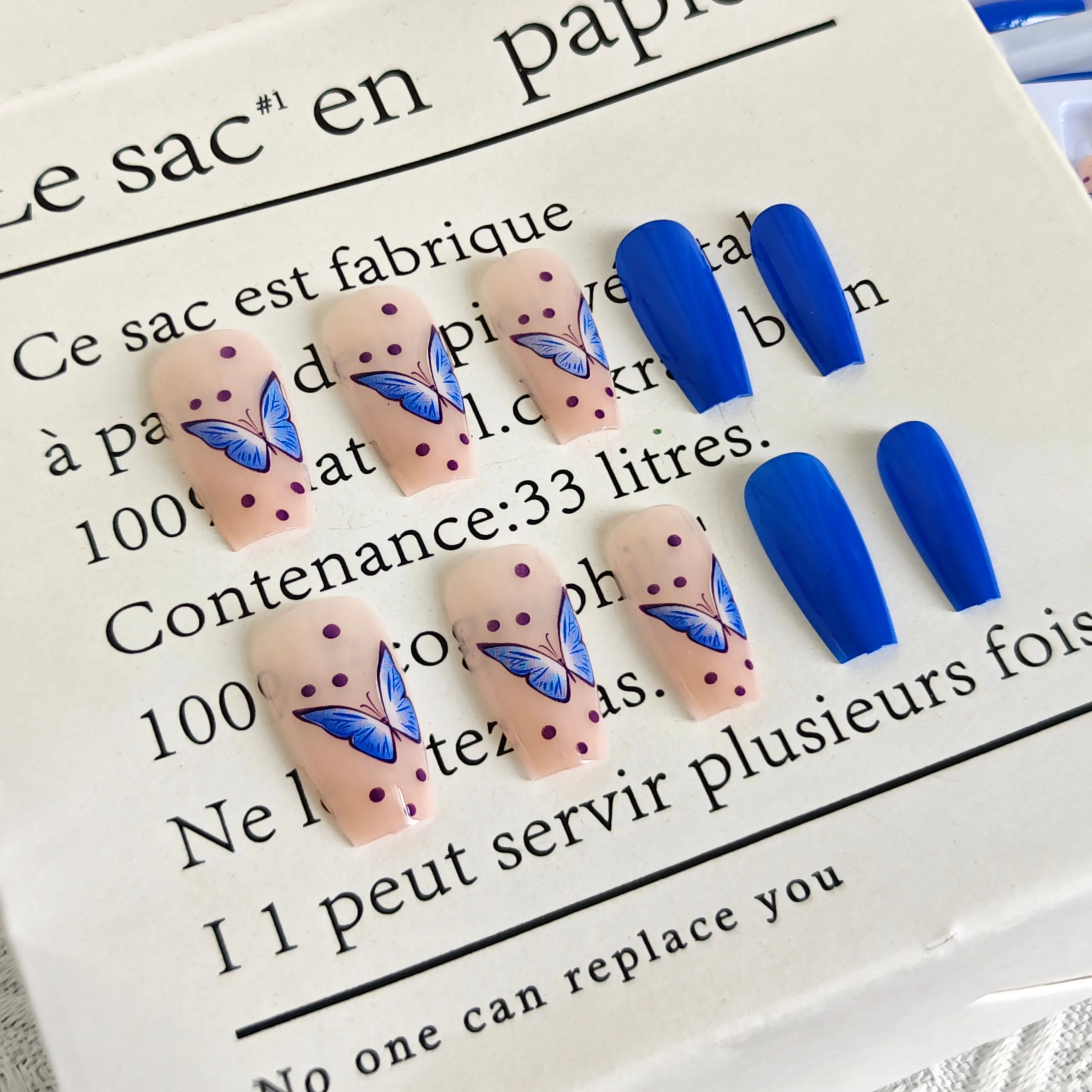 24 قطعة من أظافر الضغط على شكل فراشة زرقاء عصرية، قاعدة زرقاء صلبة وشكل مربع، متوسط الطول وأحجام متنوعة #3