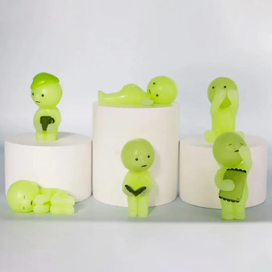 Bonita figura de Anime Smiski, caja ciega, serie de dormitorio, juguetes noctilucentes sorprendentes, modelo para recoger muñecos, decoración, regalos de Navidad para niños