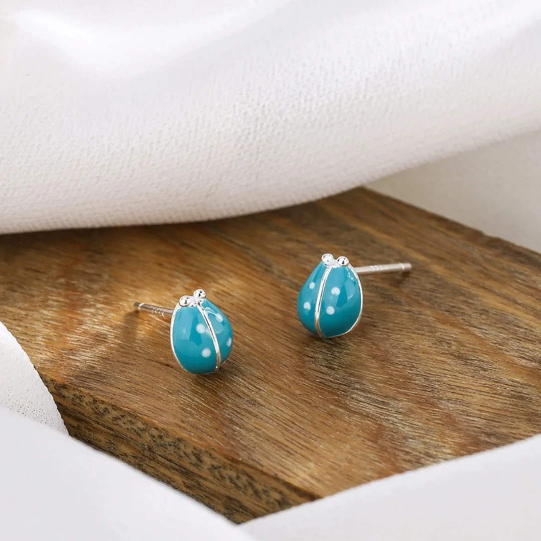 Uini-Tail 2026 new listing 925 sterling silver sweet green small ladybug earrings cute dynamic fashion small fresh jewelry ED431