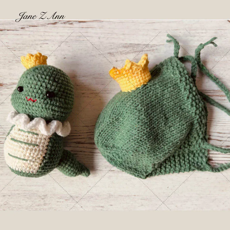 

Snake costume baby hat for newborn photography handcarfted knit hat with snake toy