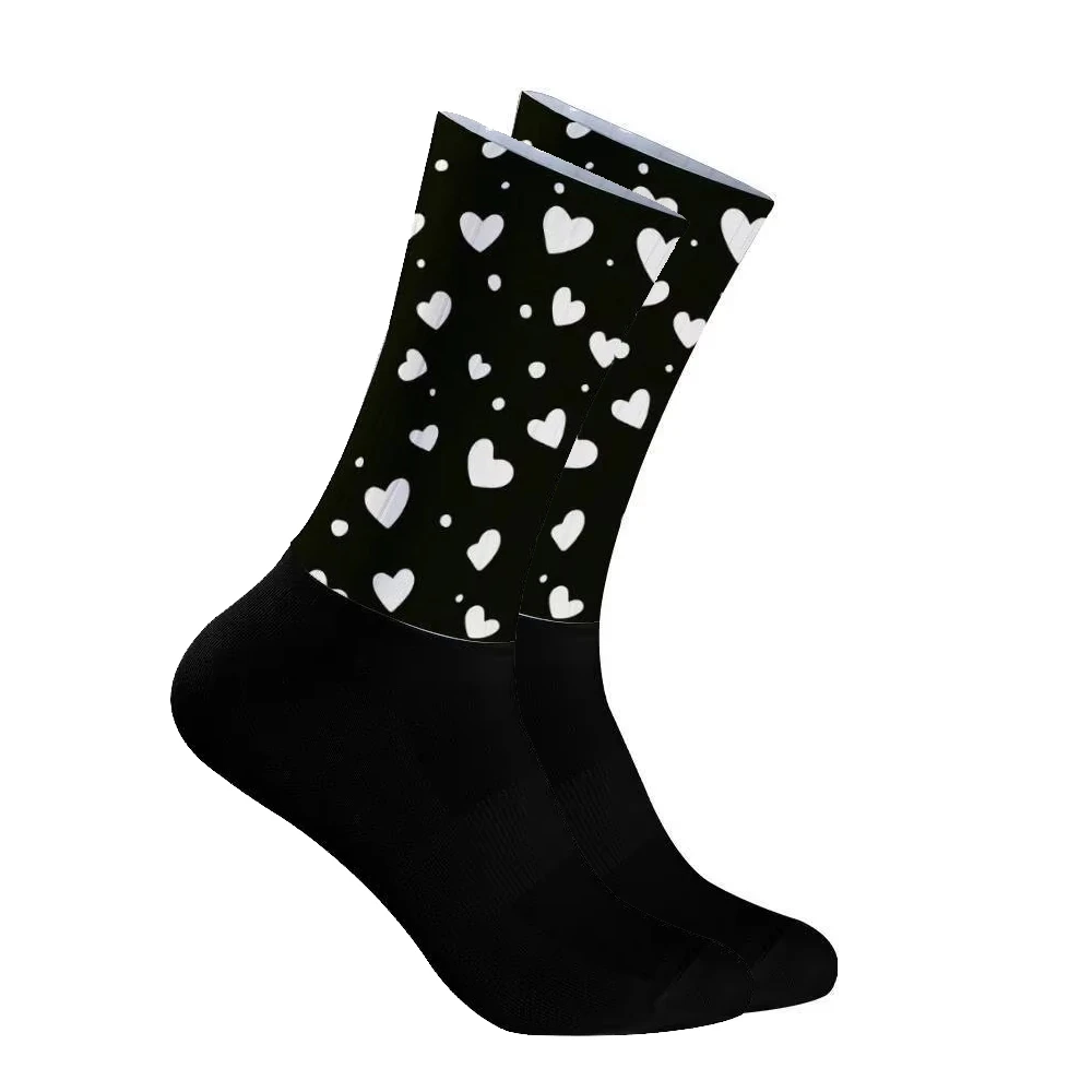 

Black and White Heart - Shaped Cycling Socks New Summer Breathable Cycling Socks Men Women Road Bike Calcetines Ciclismo