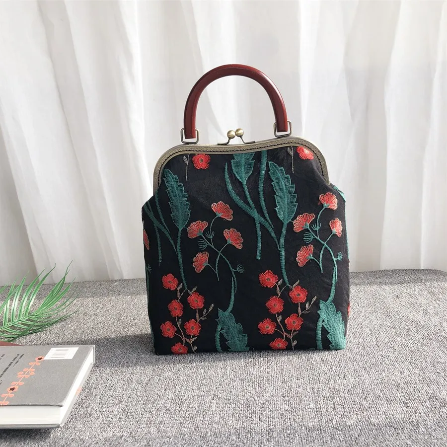 

Beautiful Embroidery Flowers Vintage Bag Shell Lock Wood Hand Bags Women Shoulder Crossbody Bag Chain Fringe Women's Handbags