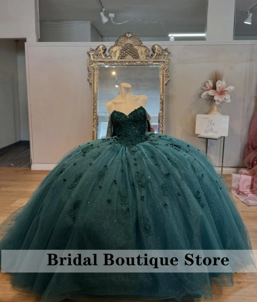 

Princess Emerald Green Quinceanera Dress Ball Gown Luxury Beading Floral Appliques Vestidos De XV Anos With Bow Customized