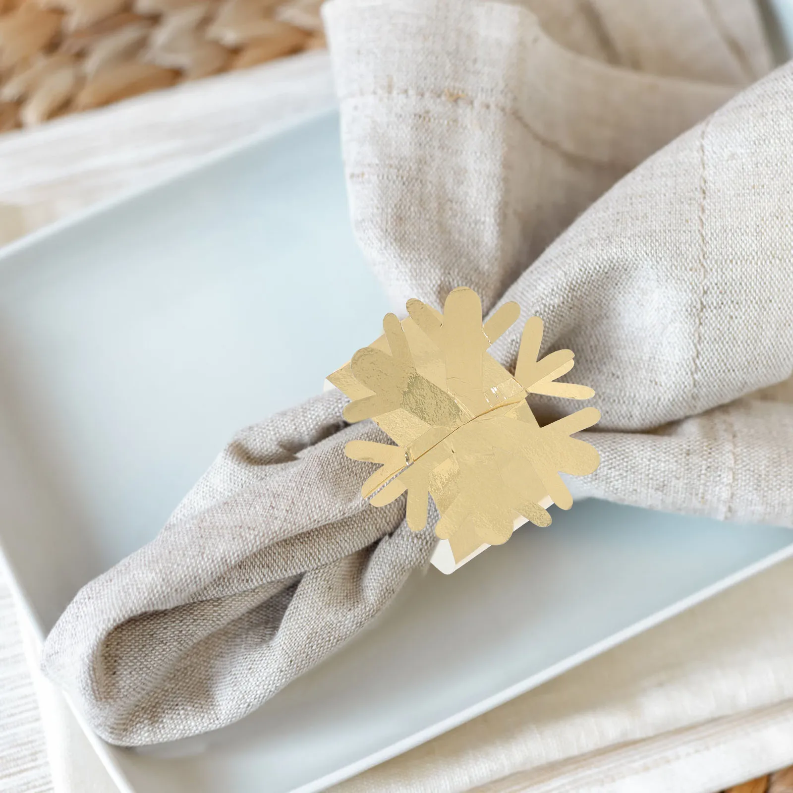 

50 PCS Napkin Ring Party Supplies Christmas Dinner Napkins Holder Wedding Hollow Out Serviette Buckle Paper Rings