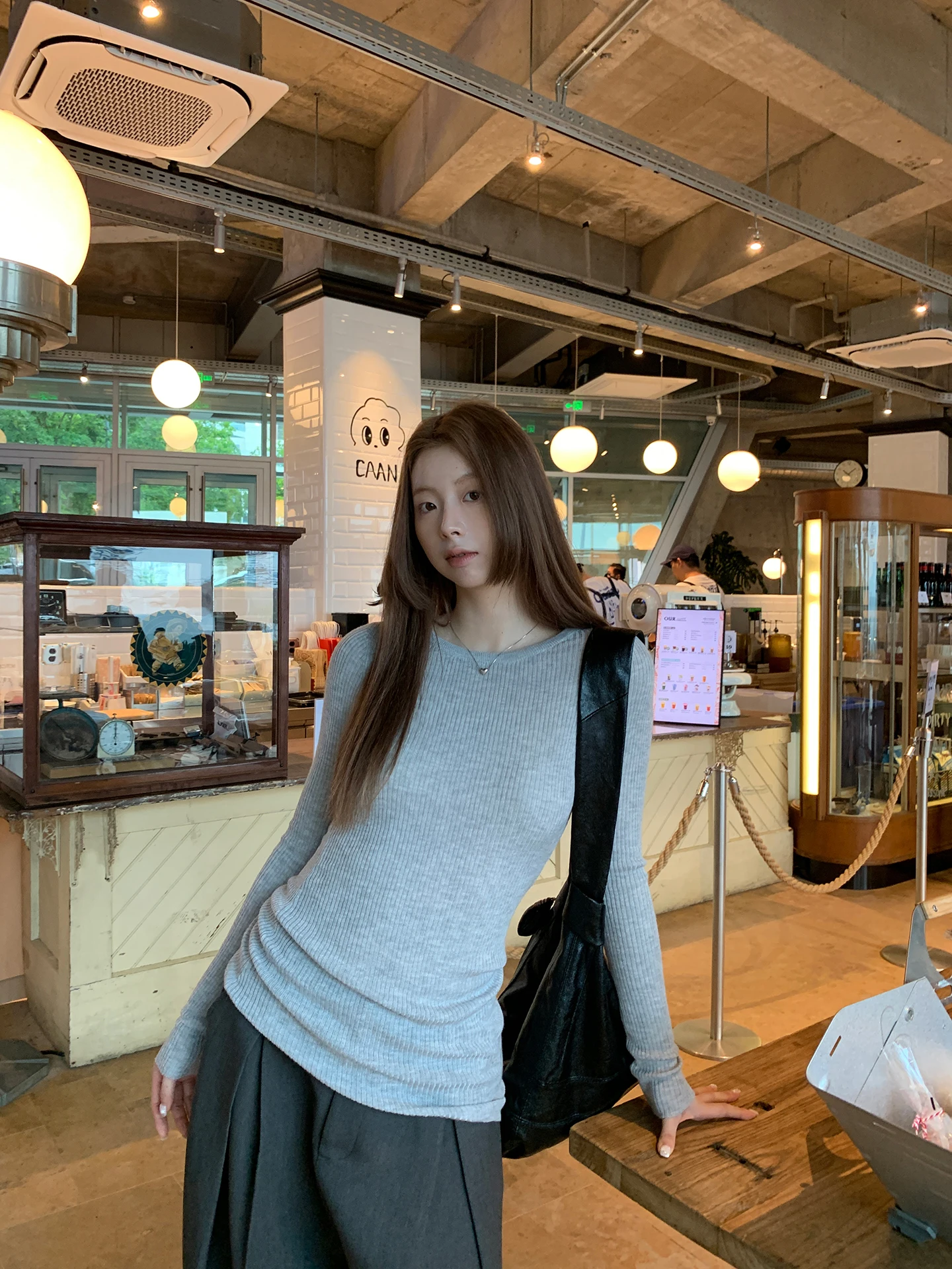 

Slim Fit Long Sve Knitted Sweater for Women Autumn 2025 New Sle Korean Sle Versatile Design Sense Harmonious Color Swe...