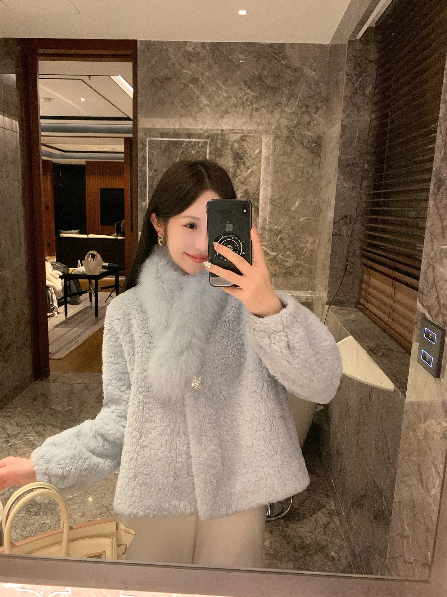 

Ladies' ort Lamb Fur Jaet Snow Velvet Milk Blue Korean Sle Women's Outerwear Slimming V-Ne Button-Up Polyester Fiber